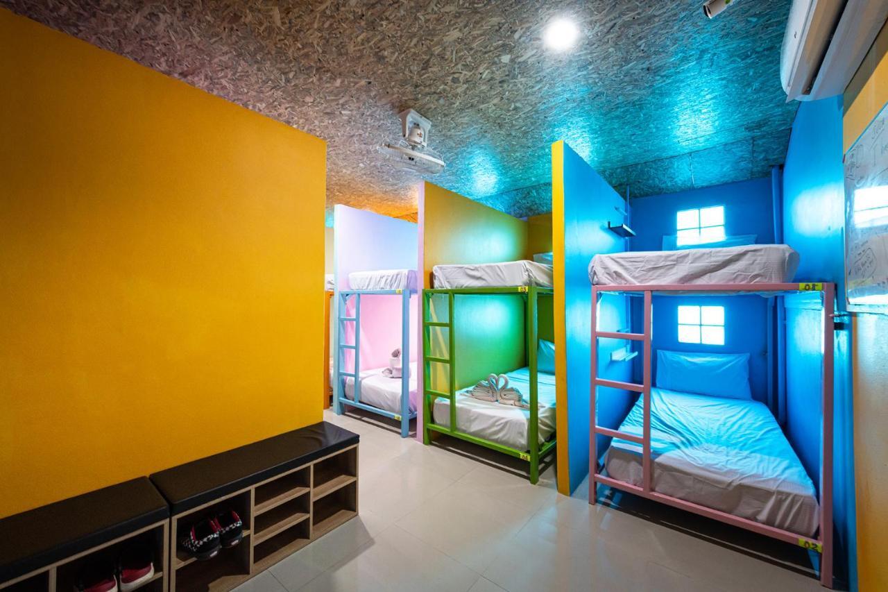 Mypatong Social Hostel Екстер'єр фото