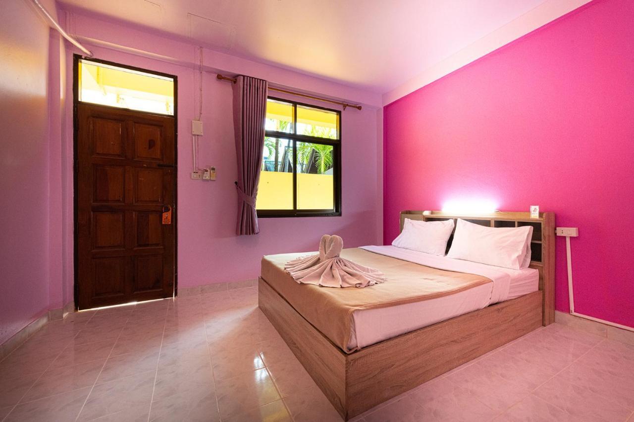 Mypatong Social Hostel Екстер'єр фото
